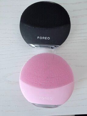 Bundle of His & Hers FOREO  LUNA™ Mini 3 Black & Pink